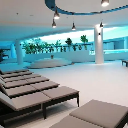Hanza Tower Sky - 24 Family With Spa Pool & Jacuzzi & Sauna